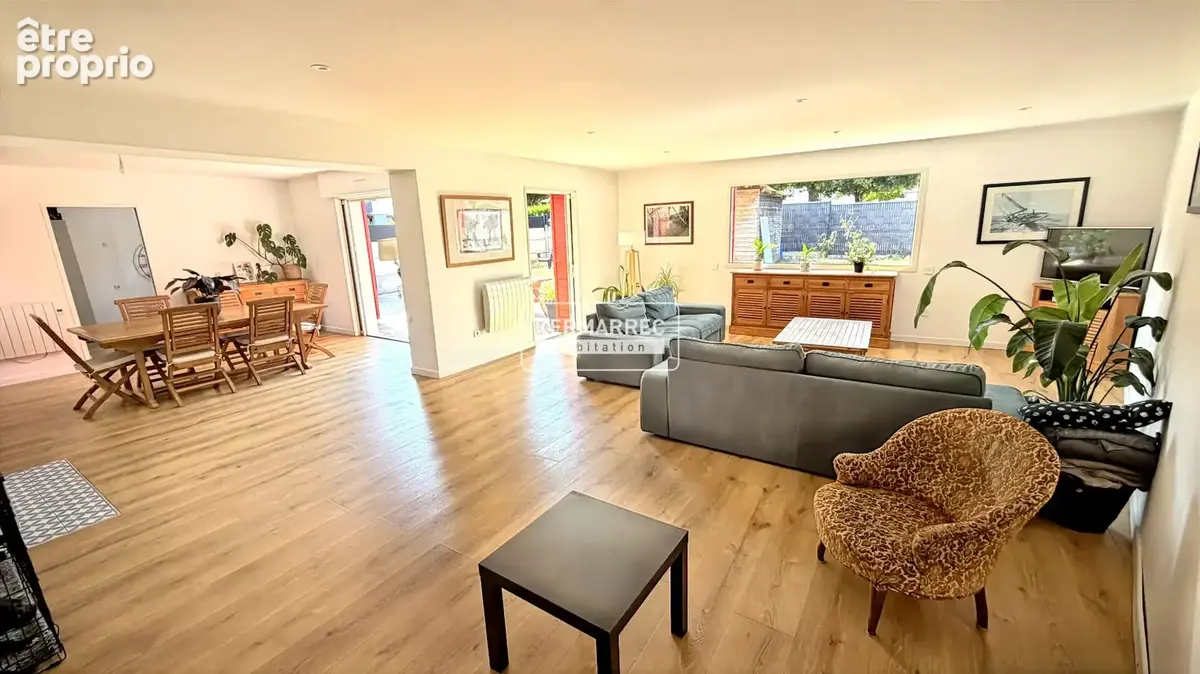 A VENDRE Maison 7 pièces à ETRELLES 173 m² - 344 800  HAI - photo 1