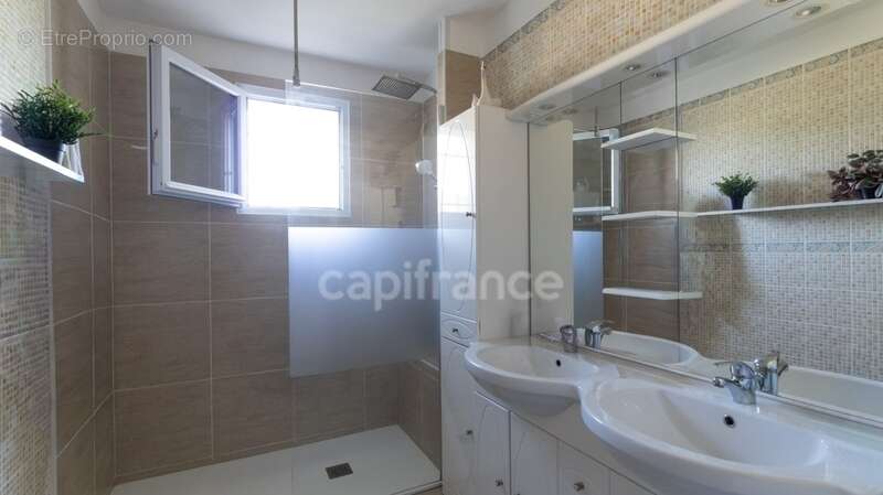 Maison à vendre 3 pièces LA ROQUEBRUSSANNE (83) - photo 11