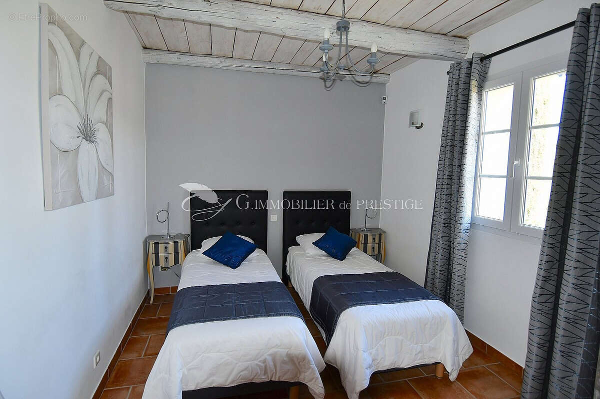 Maison à SAINT-PIERRE-DE-VASSOLS