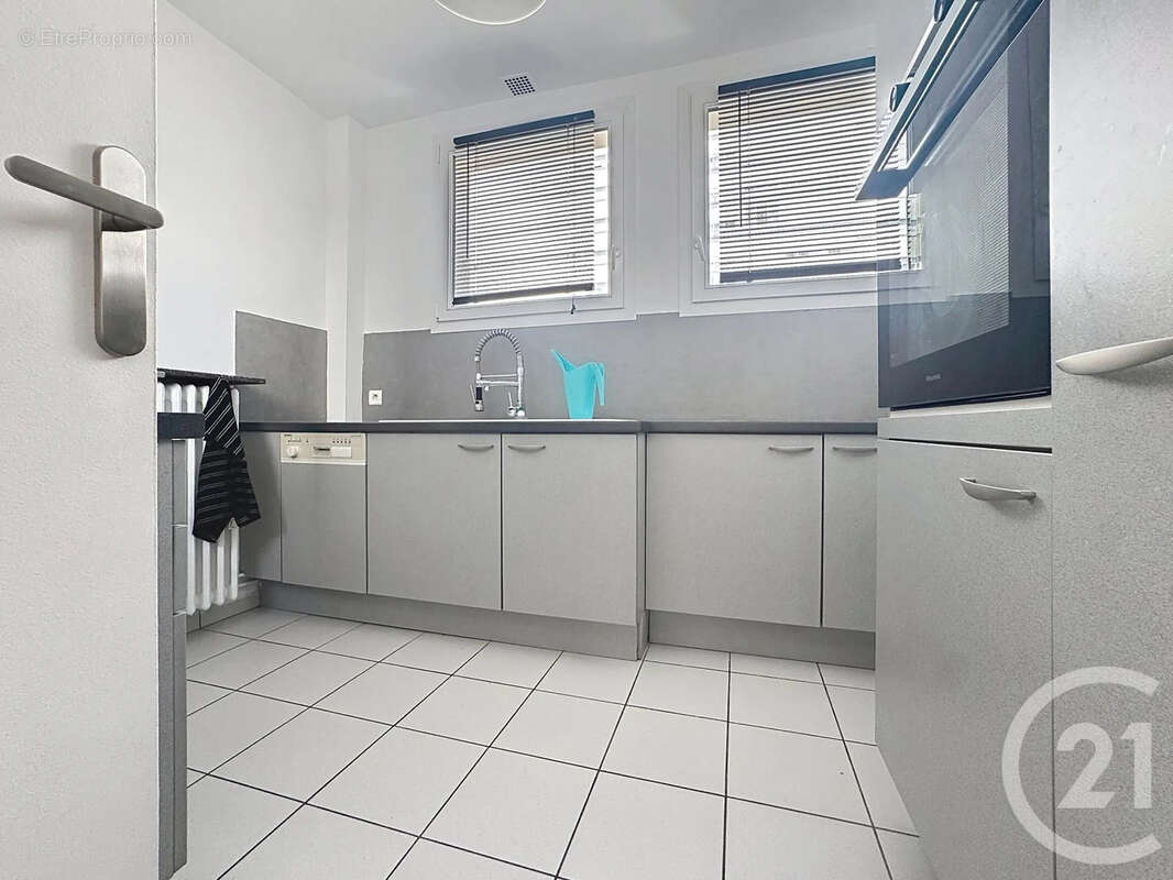 Appartement à PARIS-20E