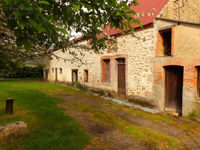 Maison à CHAMBON-SUR-VOUEIZE