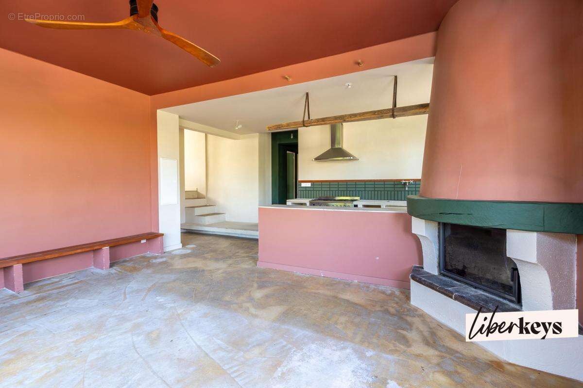 Appartement duplex à l'esprit maison avec terrasse de 40 m² et studio indépendant – Hyères Godillot - photo 3