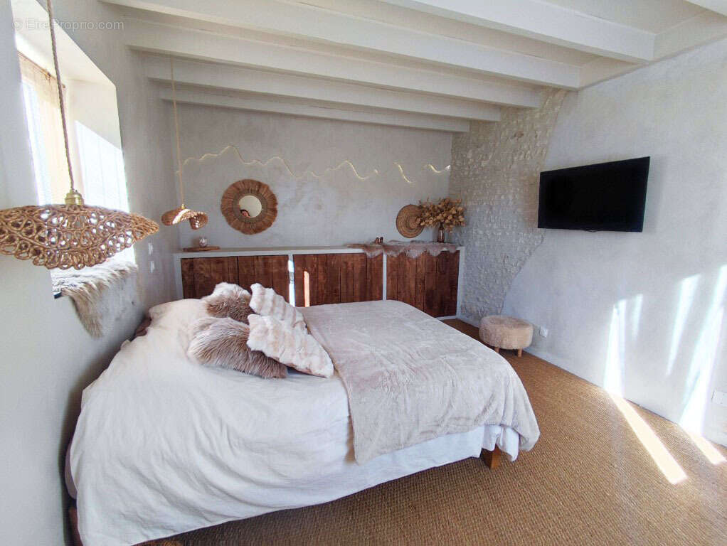 Maison à SAINT-SEVER-DE-SAINTONGE