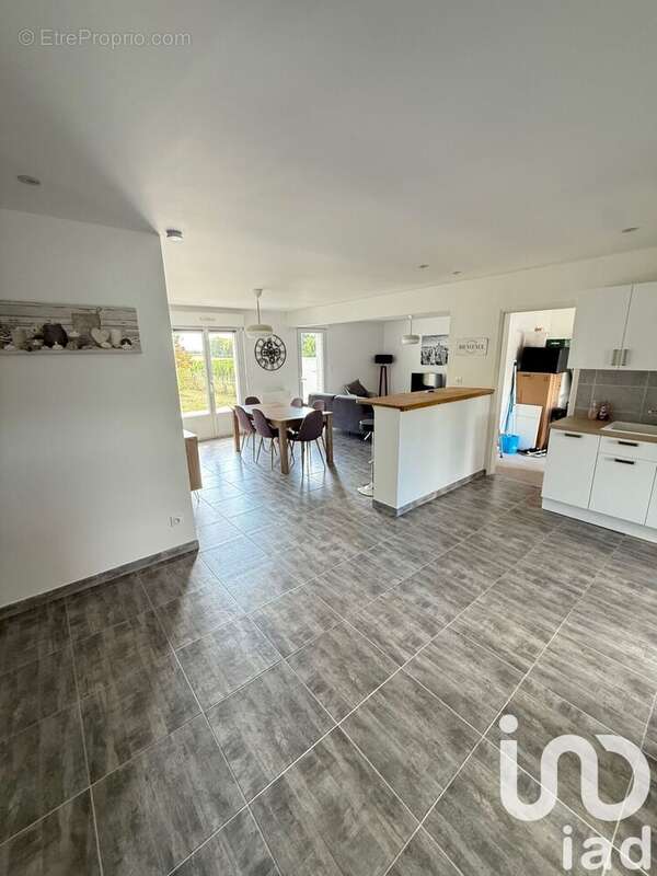 Photo 3 - Maison à ROCHECORBON