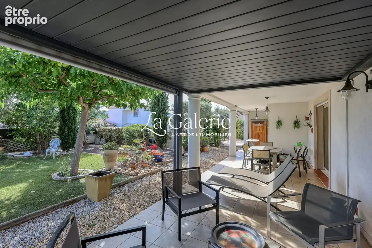 Maison 6 pièces 165 m² à vendre à Carqueiranne (83320) - photo 5