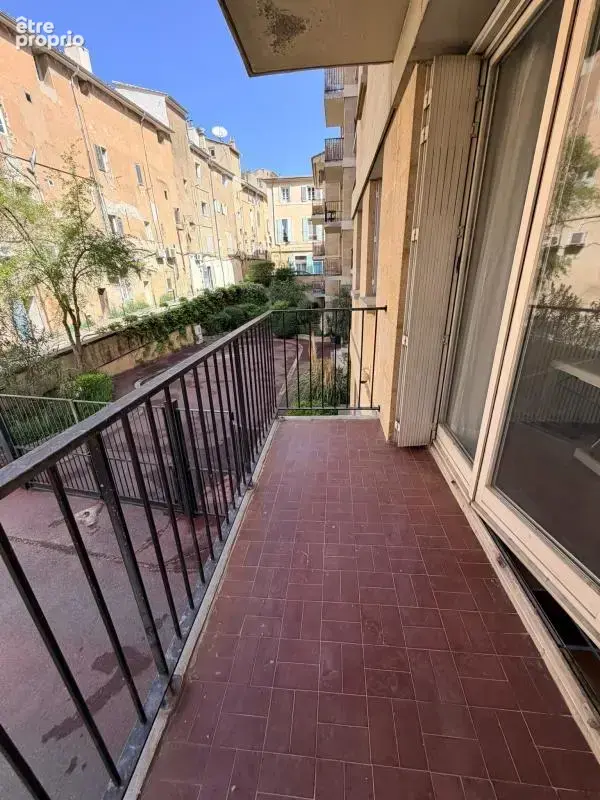Aix centre proche Rotonde – appartement Type 3 64 m², ascenseur, balcon, cave - photo 5