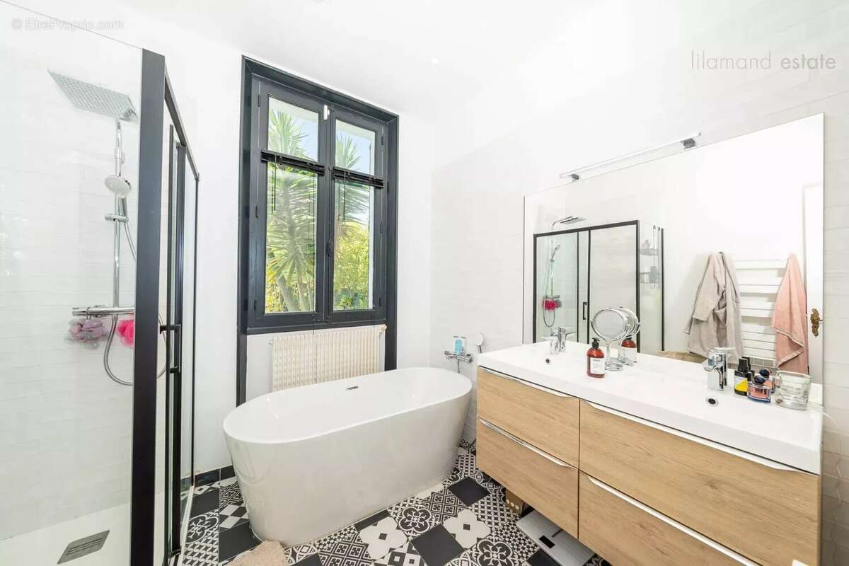 Le cannet - limite cannes - grande maison familiale renovee avec piscine - photo 16