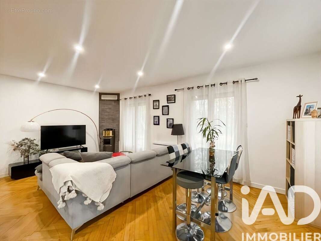 Photo 5 - Appartement à VERT-SAINT-DENIS