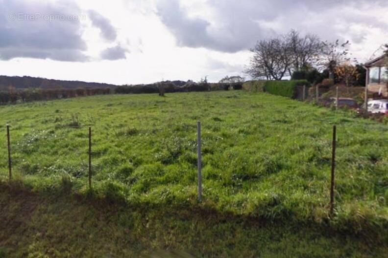 Terrain à CUVERVILLE