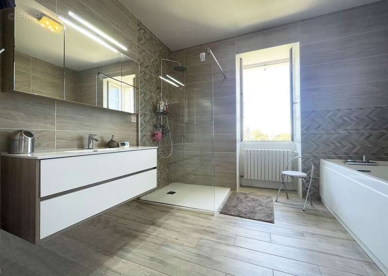 Propriete à vendre 10 pièces proche de ANGOULEME (16) - photo 12