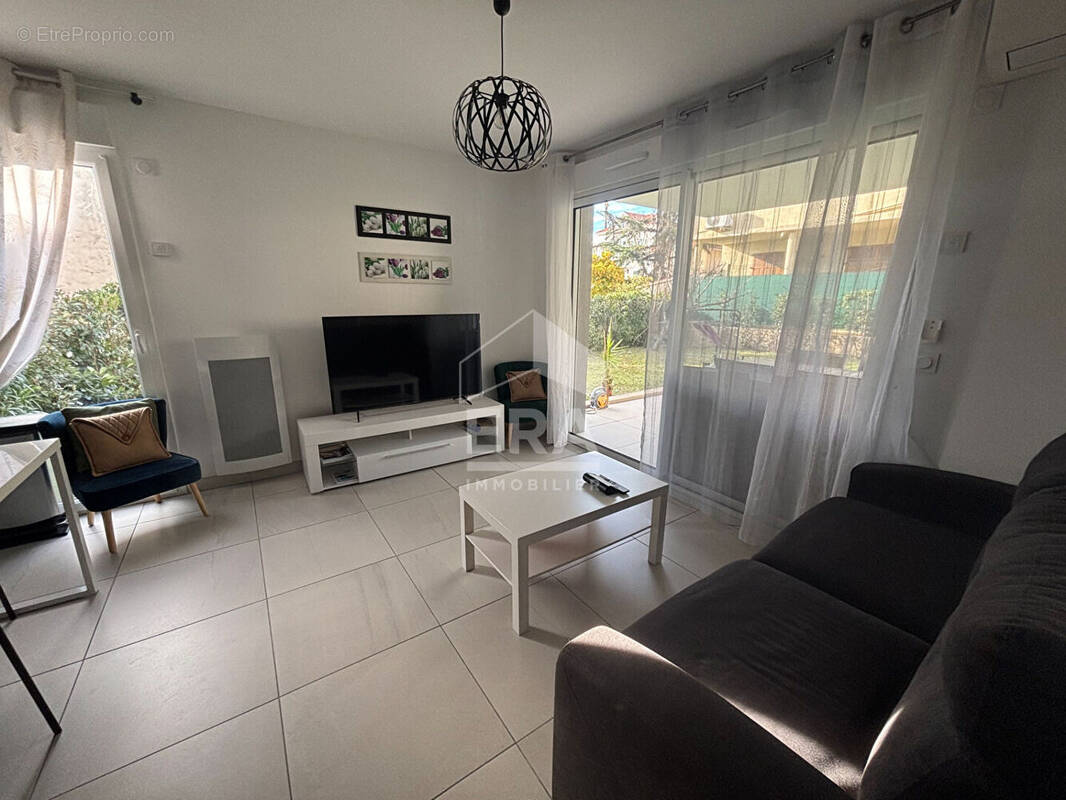 Appartement à VALLAURIS