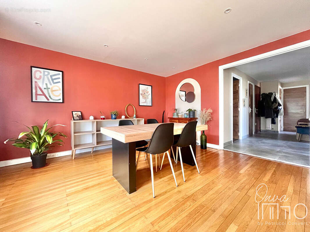 Appartement à FONTAINES-SUR-SAONE