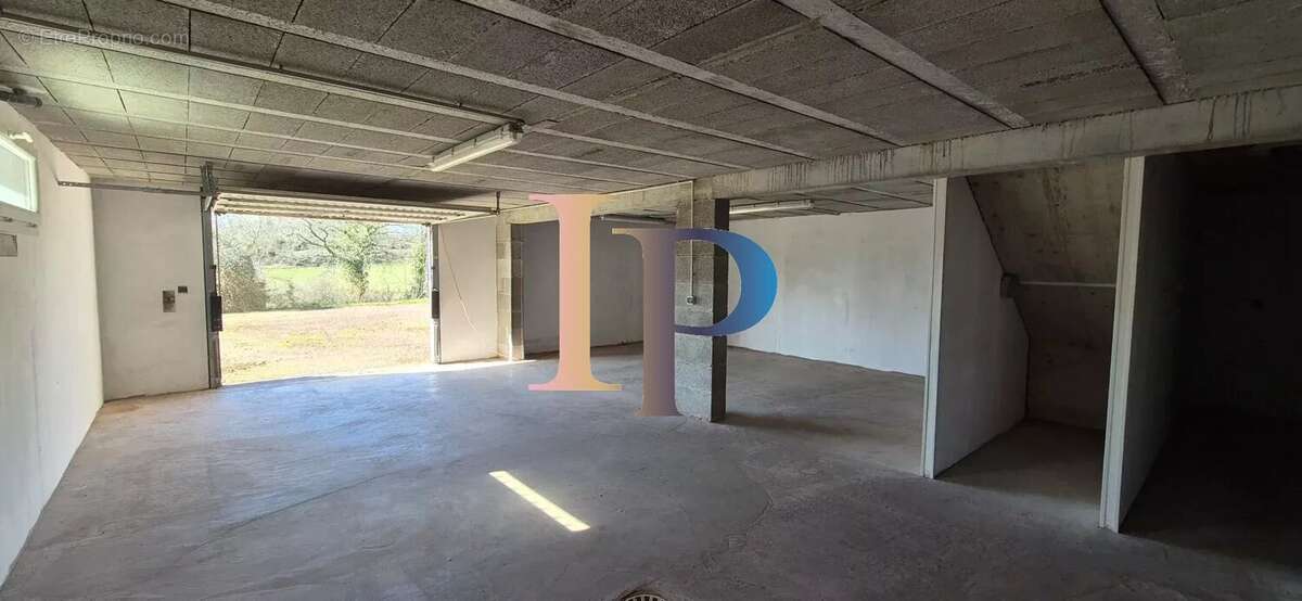 Maison à LA CLAYETTE