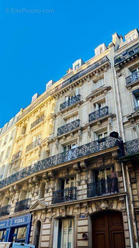 Appartement à PARIS-16E