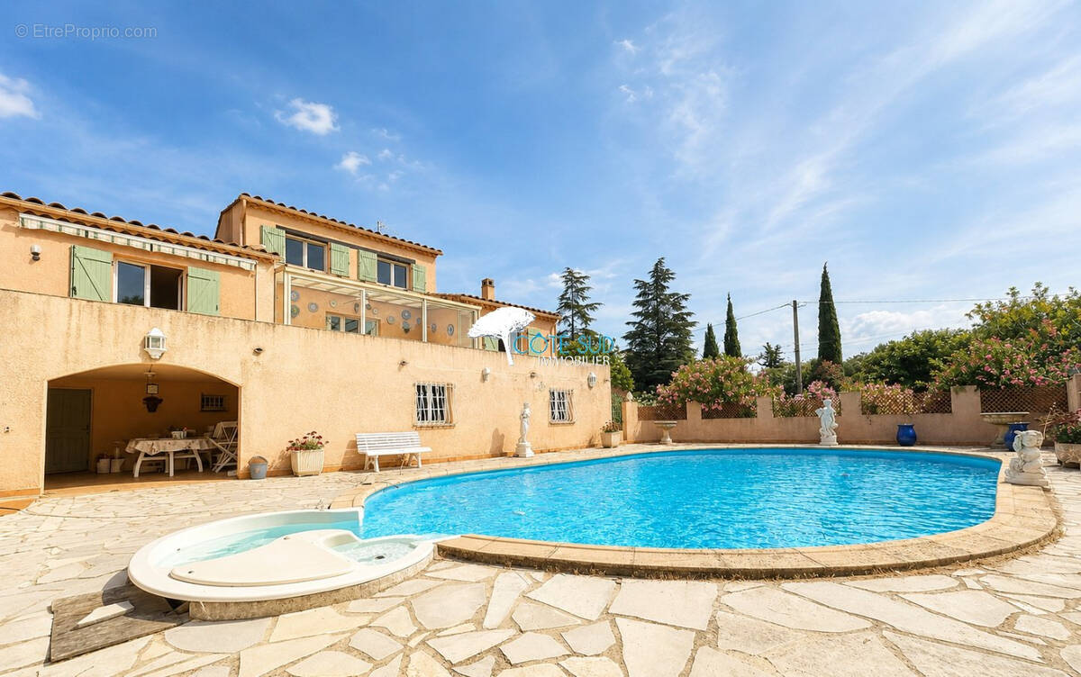 Maison à LORGUES