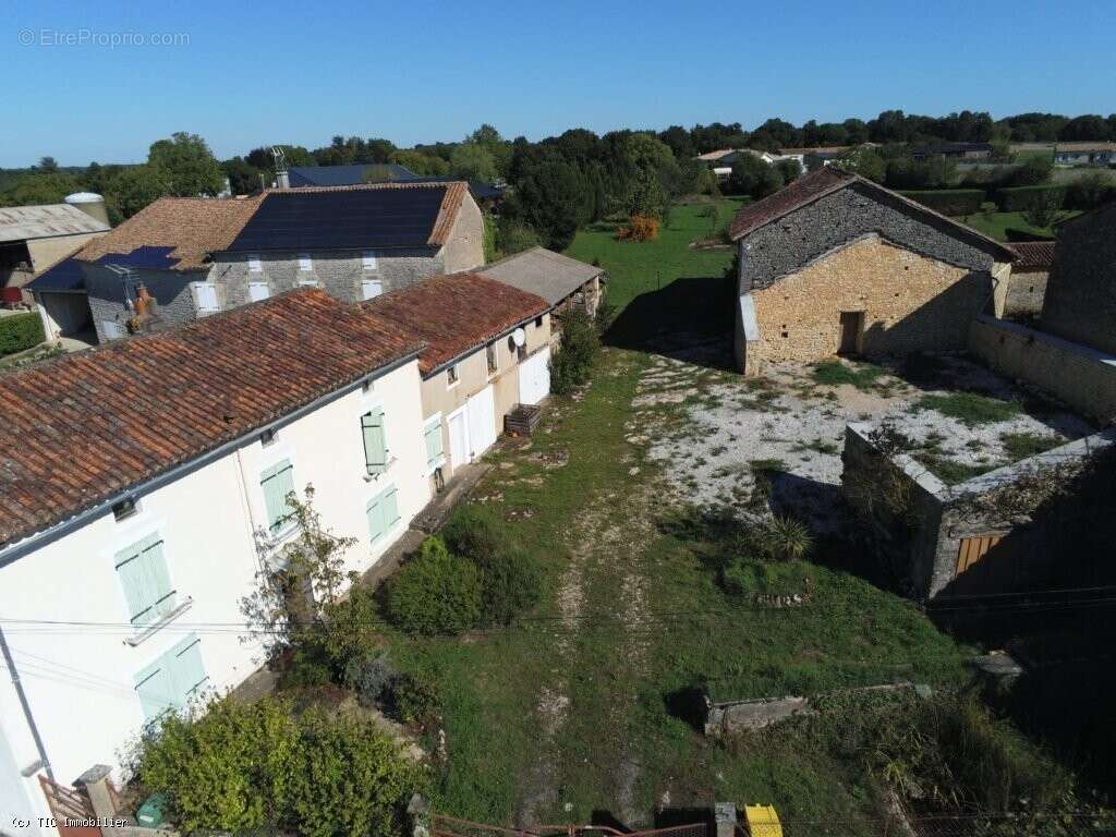 Maison à VERTEUIL-SUR-CHARENTE