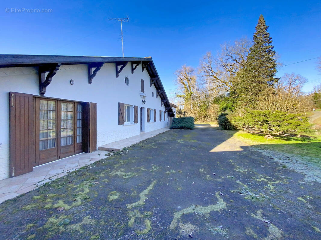 Maison à CASTELNAU-CHALOSSE