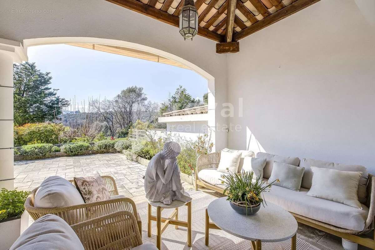 Maison à MOUGINS