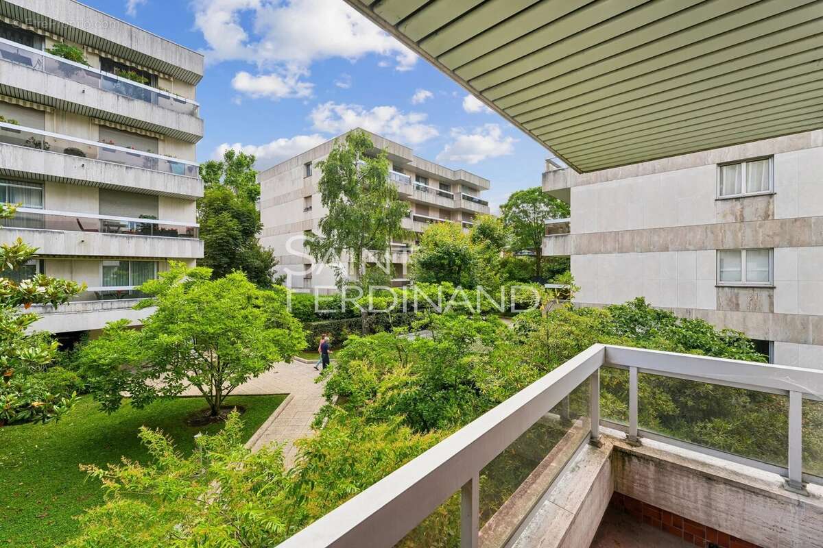 Appartement à NEUILLY-SUR-SEINE