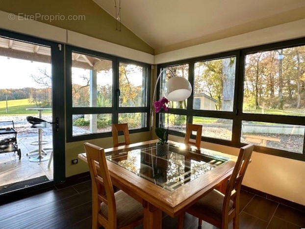 coin repas1 - Maison à MAUVEZIN