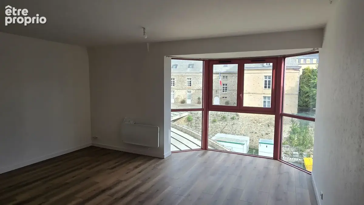 Appart T3 - Vues dégagées, 3ème et dernier étage avec ascenseur, garage. - photo 3