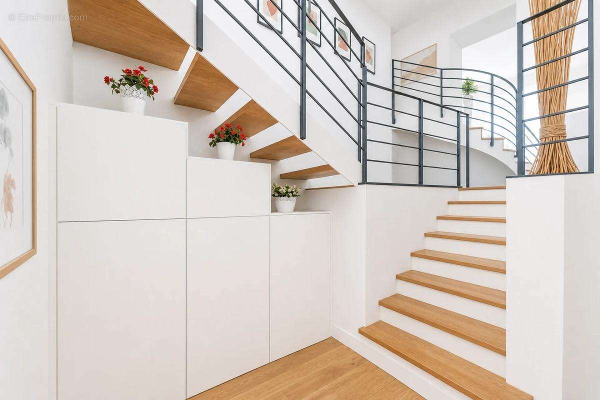 Maison à SURESNES