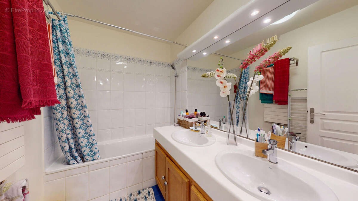 Appartement à PARIS-19E