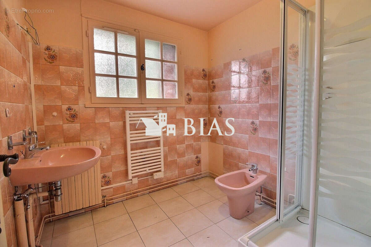 Maison à LE BEC-HELLOUIN