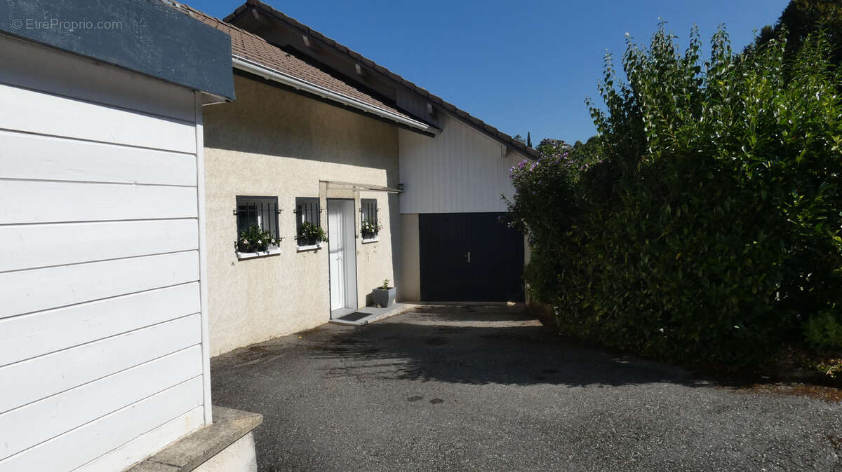 Villa 6 pièces   204 m2   5 chambres   piscine   drumettaz-clarafond - photo 6