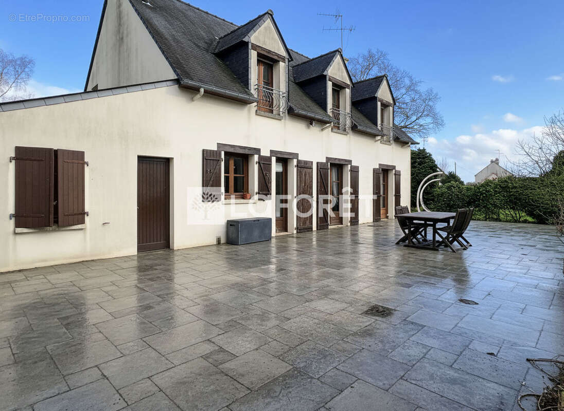 Maison Guer 156m² 5 chambres terrasse garage bureau cave - photo 2
