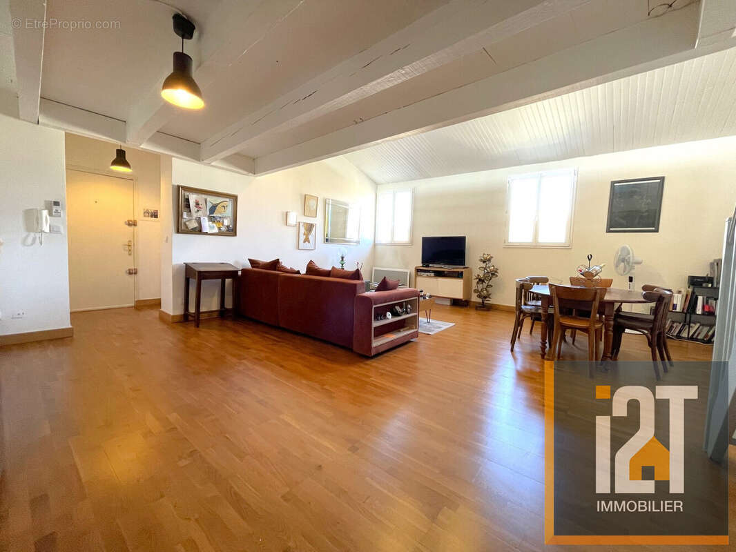 Appartement à NIMES