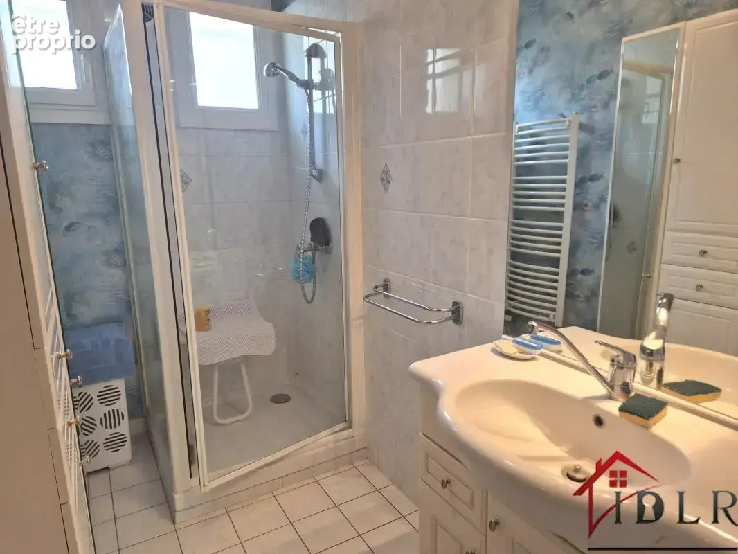 Plain-pied à moderniser de 100m2 avec potentiel 3 chambres - photo 5