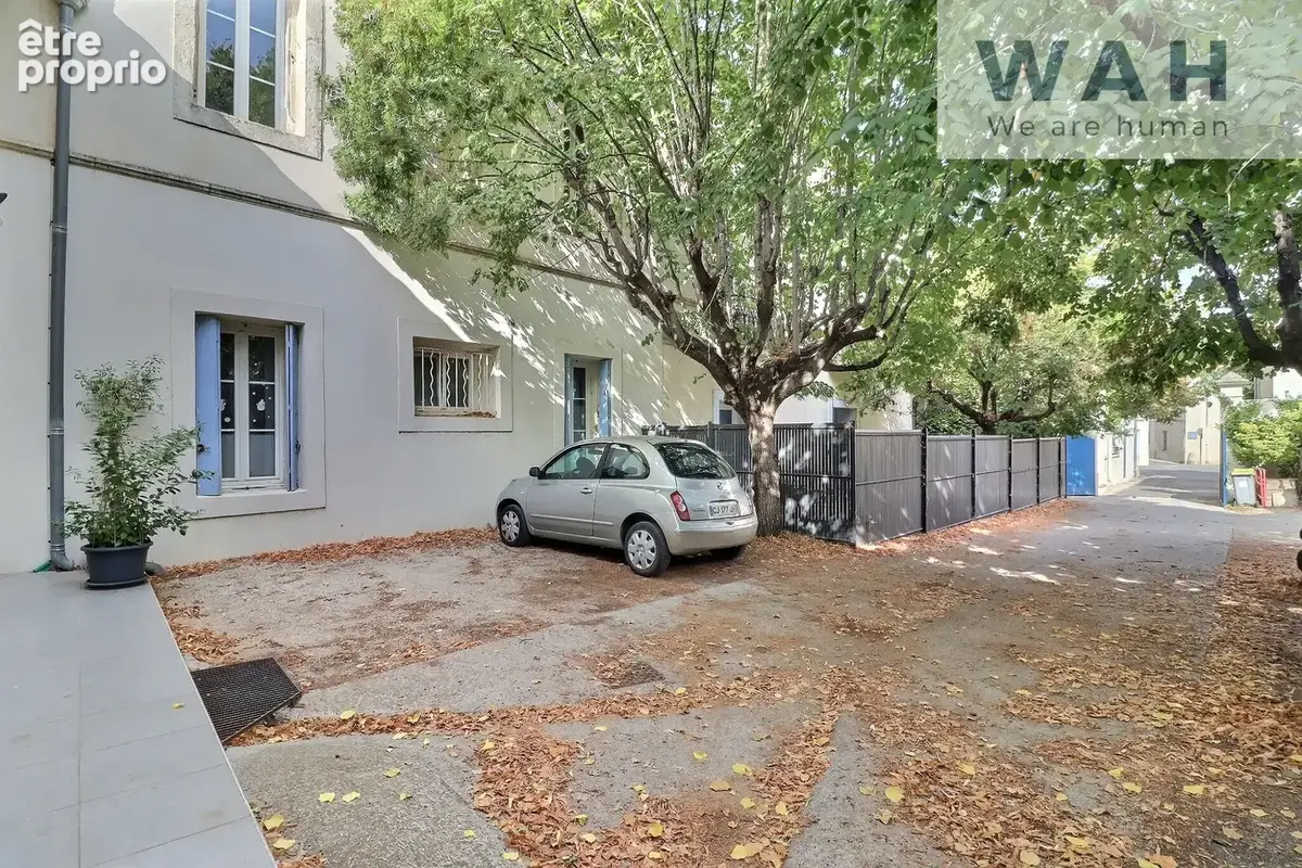 Lansargues centre - 201 m2 habitables - Terrasse et parkings - Bien atypique - photo 13