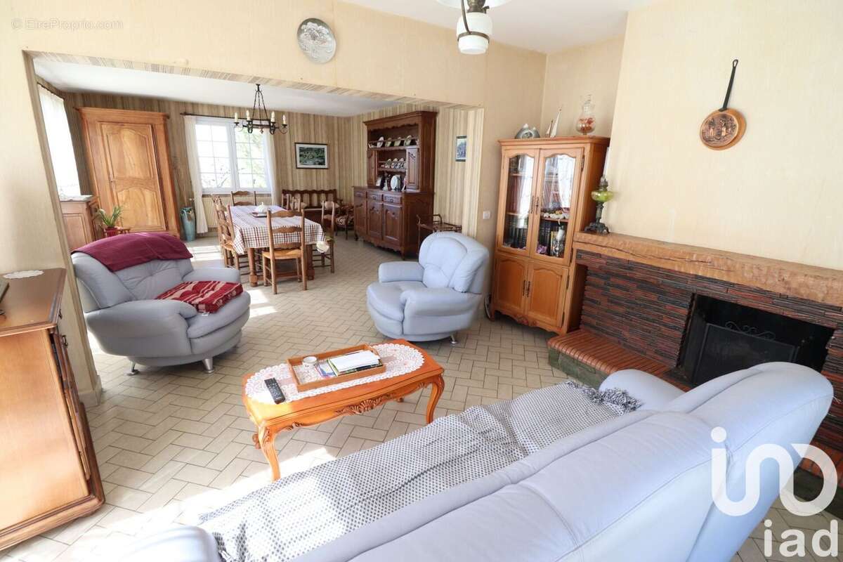 Photo 2 - Maison à MONTGUYON