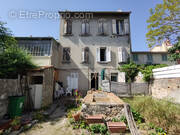 Appartement à LE REVEST-LES-EAUX