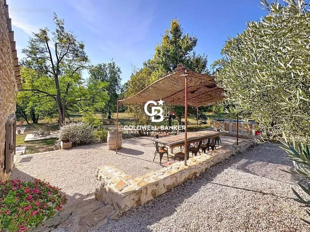 Maison à TOURRETTES