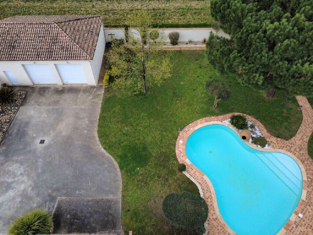 Maison à SAINTE-BAZEILLE