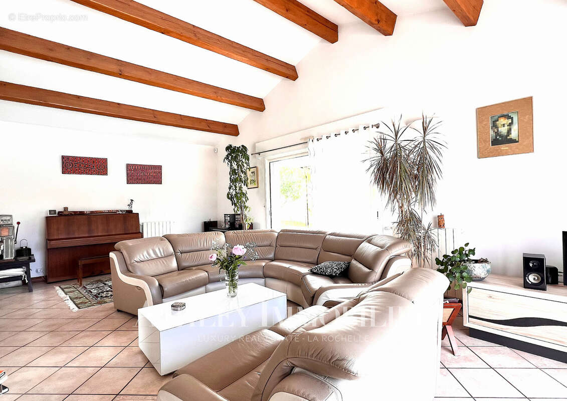 Exclusivité - à vendre 10 min de la rochelle  - maison familiale  5 chambres avec piscine et jardin2 - photo 16