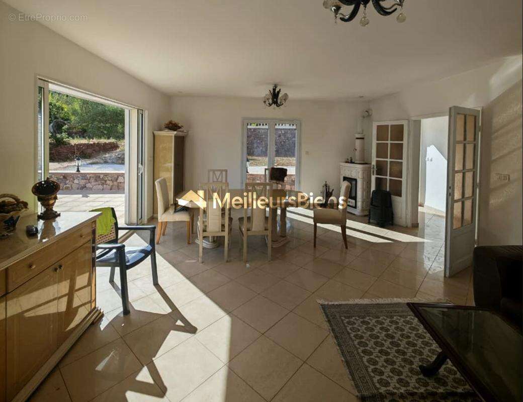 Maison à CUERS