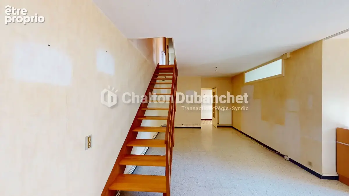 Coutouvre - maison de ville 235 m² ? 5 chambres ? jardin ? - photo 3
