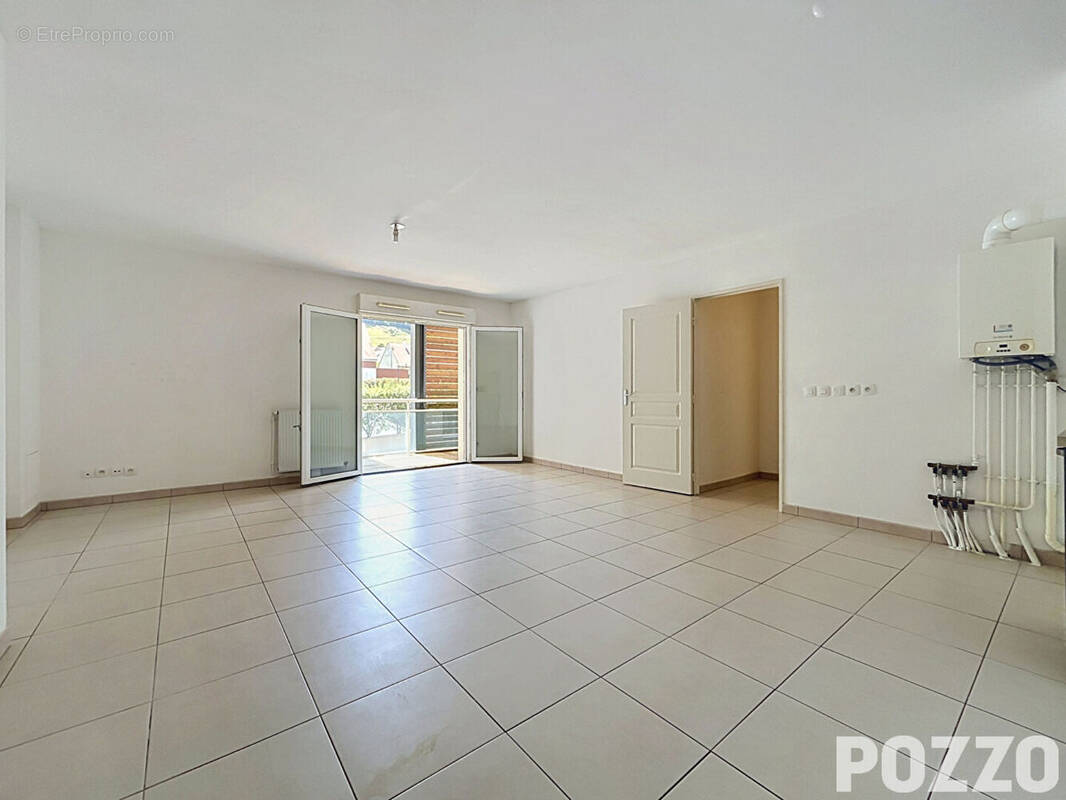 Appartement à LA RIVIERE-SAINT-SAUVEUR
