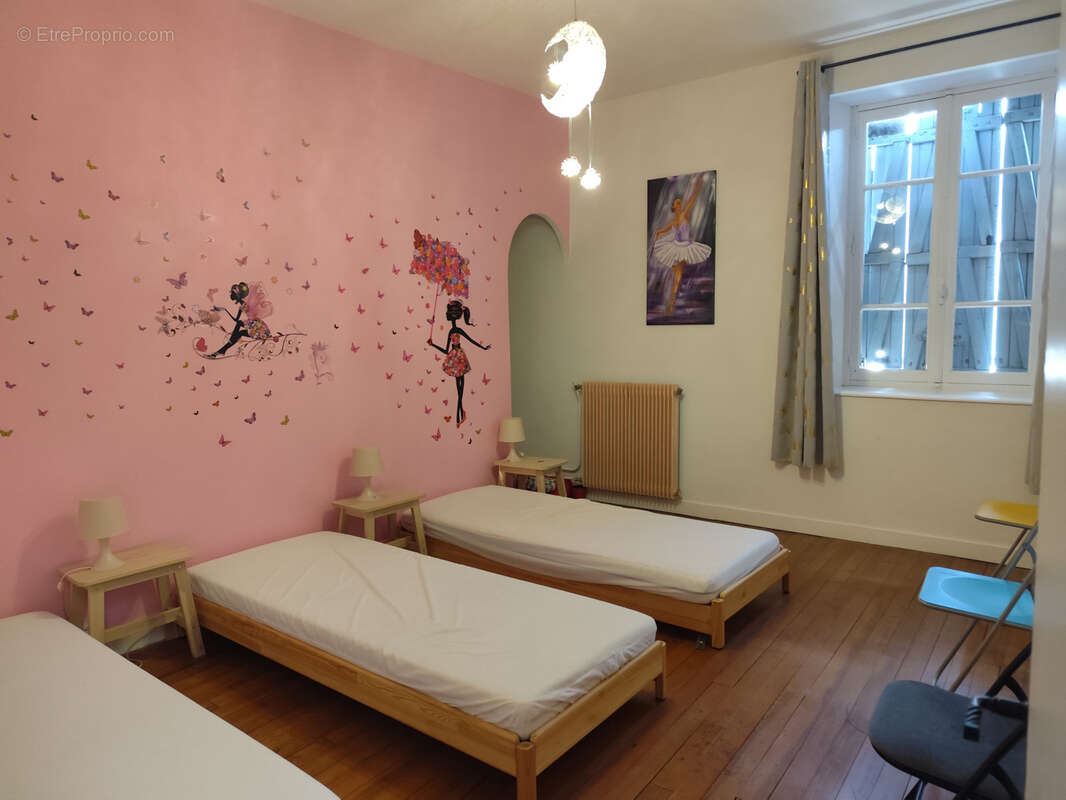 Maison 184,6 m2 avec appartement T2 et piscine centre de ST BERTRAND DE COMMINGES - photo 16