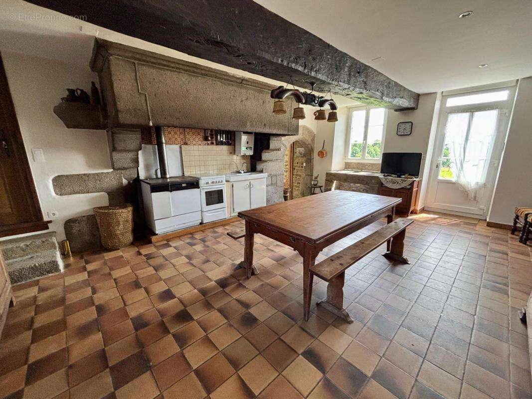 Maison à ISIGNY-LE-BUAT