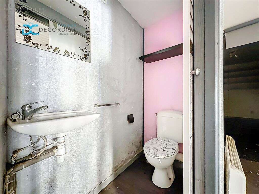 Evian rue petionne - local a vendre - photo 8