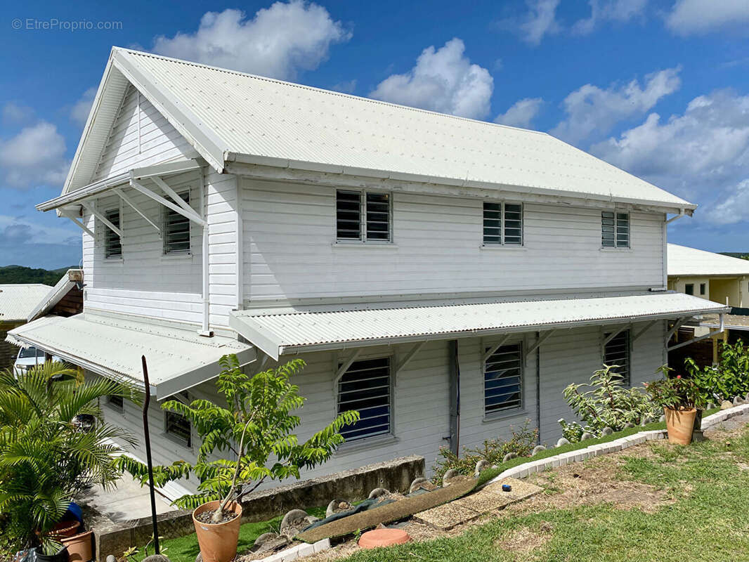 Villa T6 + maison T3 au Marin - photo 2