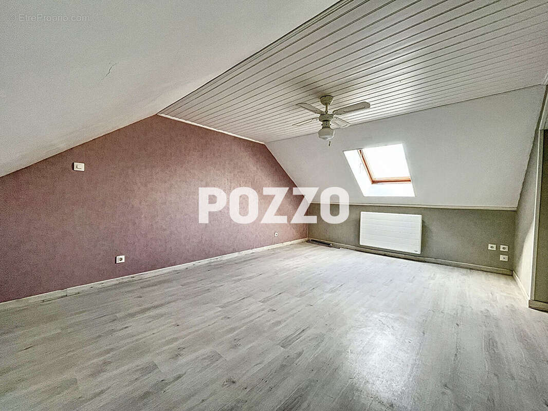 Maison à LE MESNIL-RAOULT