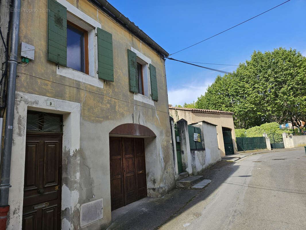 Appartement à LA ROQUE-D'ANTHERON