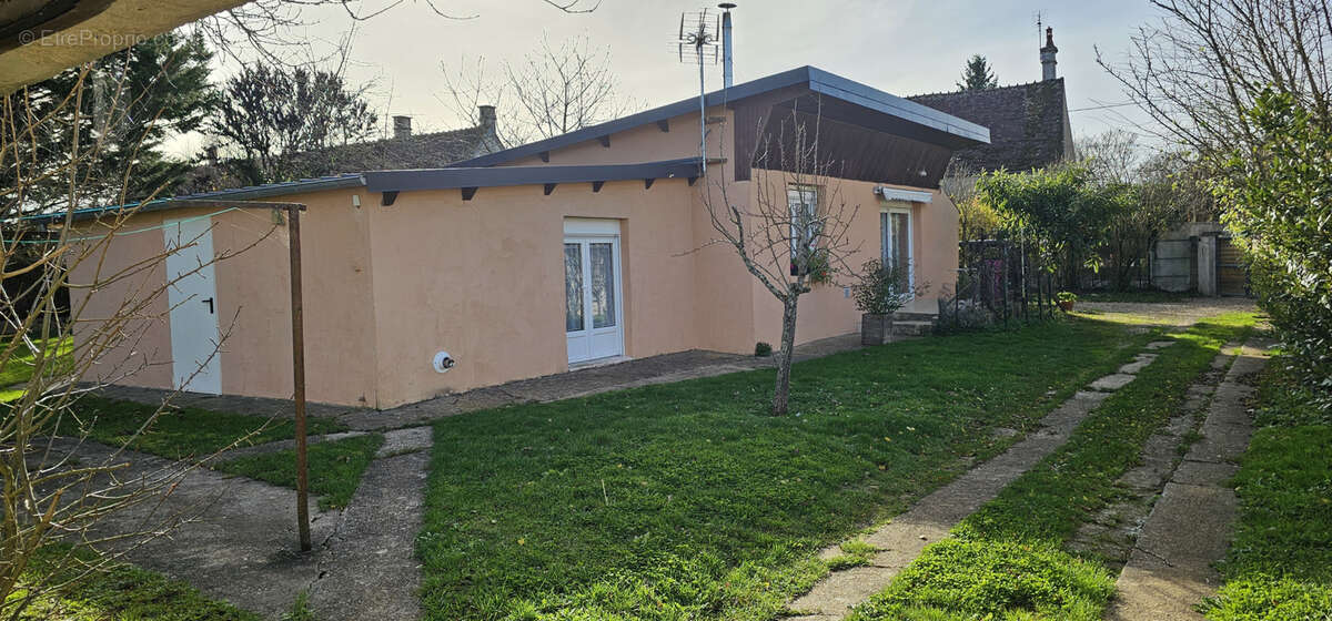 Maison à ETAIS-LA-SAUVIN