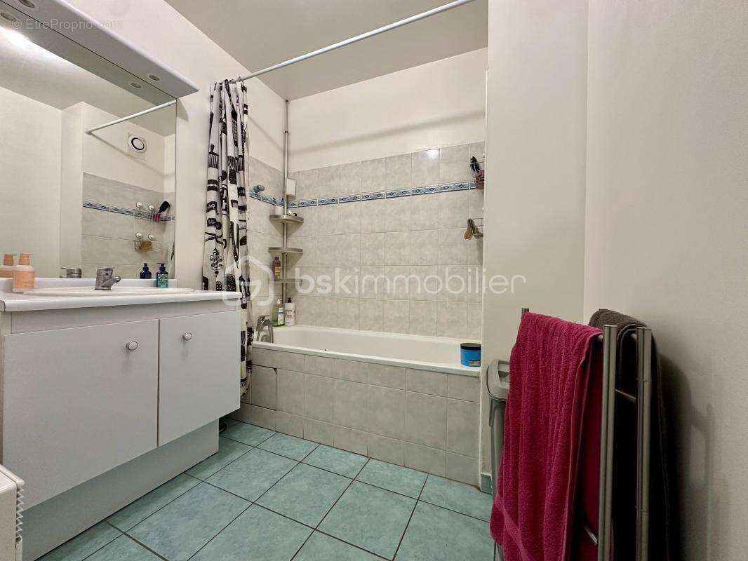 Appartement à SAVIGNY-LE-TEMPLE