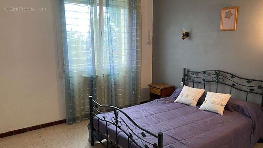 Maison à SAINT-HILAIRE-DE-BRETHMAS